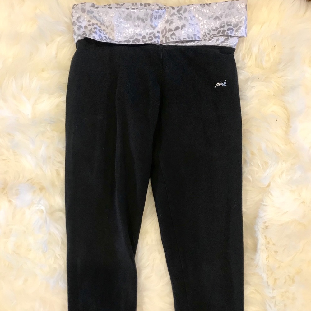 Victoria’s Secret Pink Capri Yoga Pants